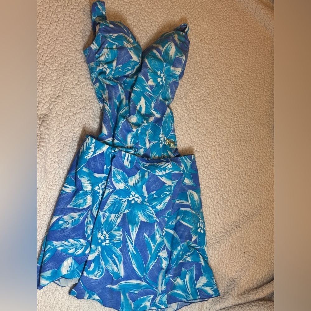 Summer essential Nina Ricci Swimsuit with Wrap Skirt - Picture 6 of 14